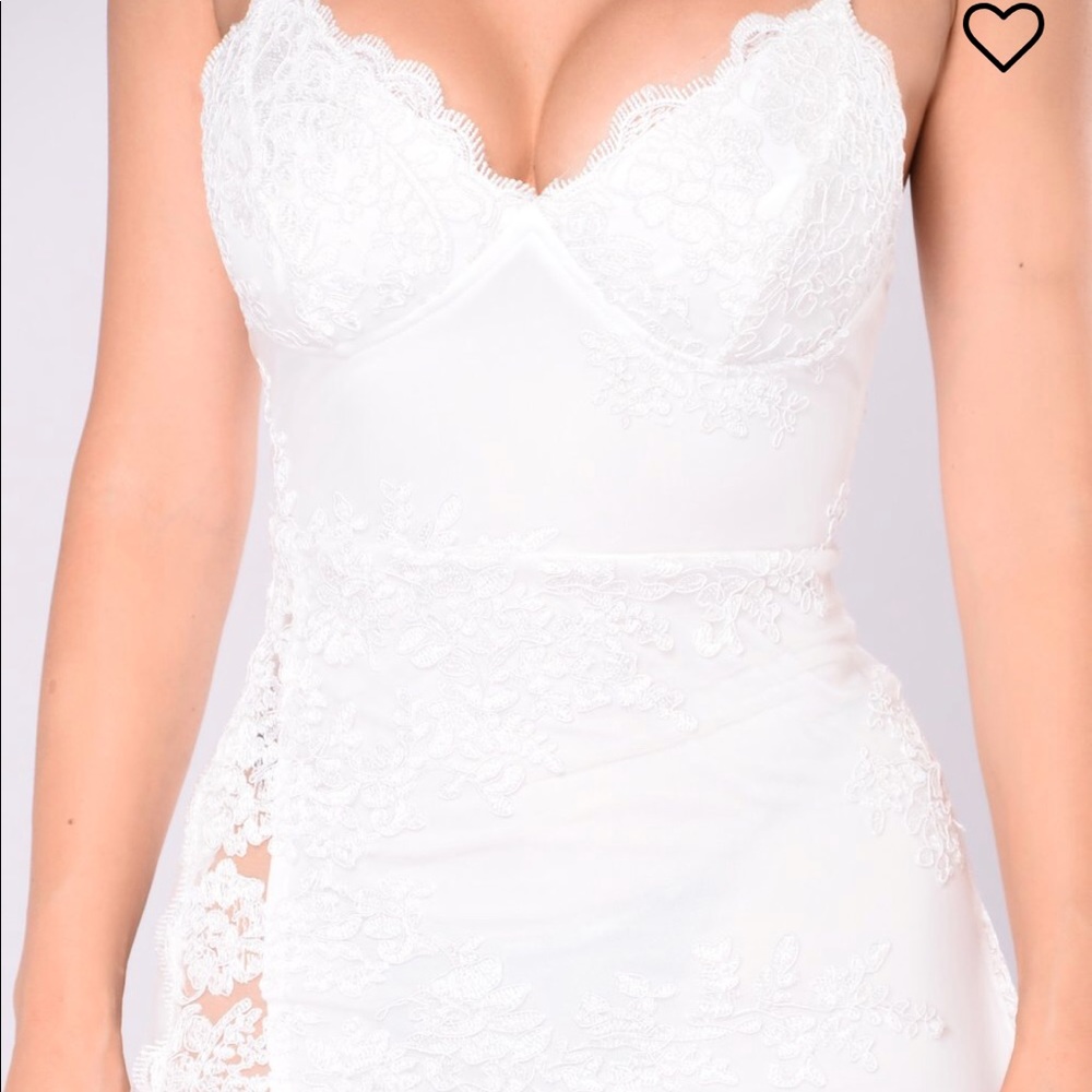 Fashion nova “a night in Tokyo” white lace maxi - Picture 3 of 4